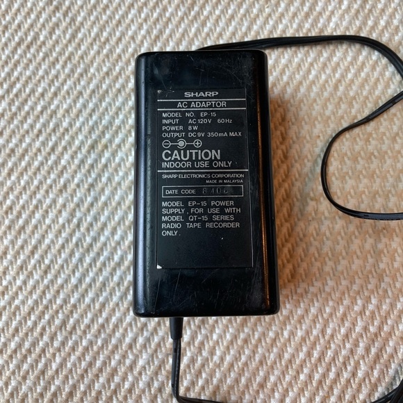 Vintage Mid-1980s Sharp Red Boombox Model Qt15R - AM/FM Cassette Player - Picture 13 of 14